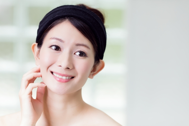 笑っている女性